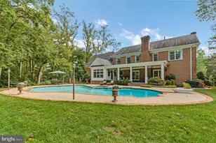 8306 Summerwood Dr, McLean, VA 22102 - Photo 9