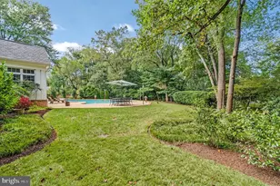 8306 Summerwood Dr, McLean, VA 22102 - Photo 15