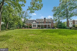 8306 Summerwood Dr, McLean, VA 22102 - Photo 5