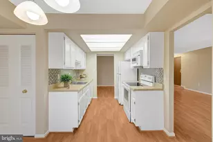 10208 Bushman Dr, Oakton, VA 22124 - Photo 7