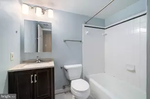 1422 Northgate Square, Reston, VA 20190 - Photo 9