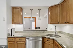 7673 Northern Oaks Ct, Springfield, VA 22153 - Photo 5