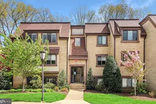 1661 Parkcrest Cir, Reston, VA 20190 - Photo 1