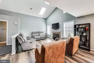 7472 Cross Gate Ln, Alexandria, VA 22315 - Photo 3