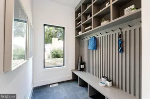 6908 Southridge Dr, McLean, VA 22101 - Photo 21