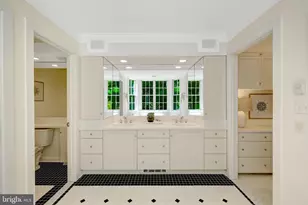 1110 Brook Valley Ln, McLean, VA 22102 - Photo 43