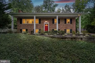 1616 Sherwood Hall Ln, Alexandria, VA 22306 - Photo 1