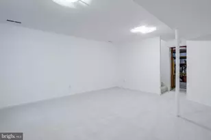 8623 Pappas Way, Annandale, VA 22003 - Photo 31