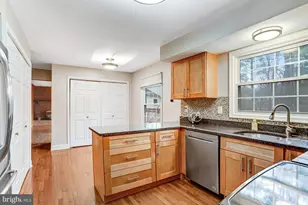 10848 Burr Oak Way, Burke, VA 22015 - Photo 15