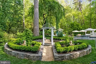 10205 Cedar Pond Dr, Vienna, VA 22182 - Photo 23