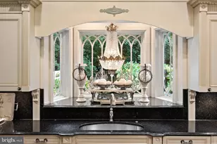 10205 Cedar Pond Dr, Vienna, VA 22182 - Photo 5