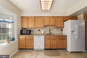 4916 Van Masdag Ct, Annandale, VA 22003 - Photo 7