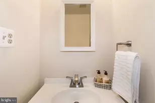 4916 Van Masdag Ct, Annandale, VA 22003 - Photo 9