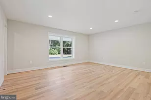 10900 Hunter Station Rd, Vienna, VA 22181 - Photo 13