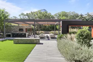 7887 Jones Branch Dr, McLean, VA 22102 - Photo 25