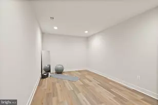 8217 Bucknell Dr, Vienna, VA 22180 - Photo 71