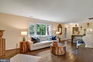 5527 Wharton Ln, Centreville, VA 20120 - Photo 5