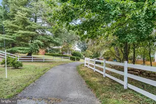 5527 Wharton Ln, Centreville, VA 20120 - Photo 31