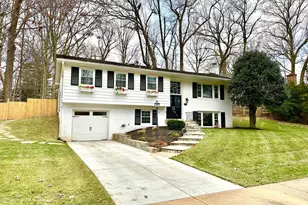 2529 W Meredith Dr, Vienna, VA 22181 - Photo 1