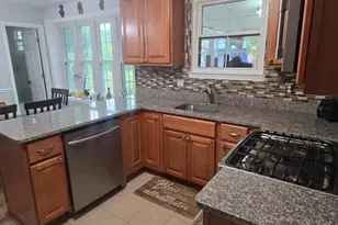 6919 Rolling Rd, Springfield, VA 22152 - Photo 5