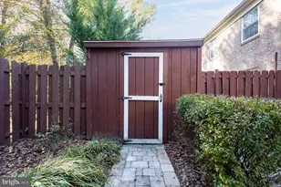 9909 Lakepointe Dr, Burke, VA 22015 - Photo 57