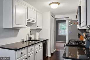 9909 Lakepointe Dr, Burke, VA 22015 - Photo 25