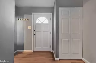 9909 Lakepointe Dr, Burke, VA 22015 - Photo 7