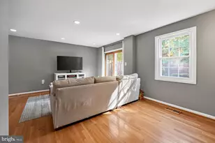 9909 Lakepointe Dr, Burke, VA 22015 - Photo 19