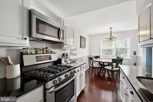 9909 Lakepointe Dr, Burke, VA 22015 - Photo 23