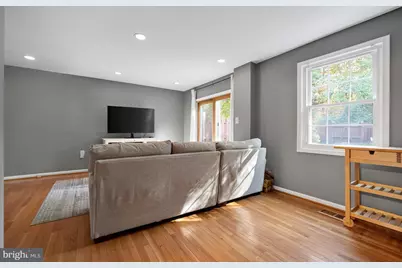 9909 Lakepointe Drive, Burke, VA 22015 - Photo 13