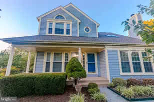 4528 Waverly Crossing Ln, Chantilly, VA 20151 - Photo 1