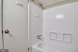 2907 Charing Cross Rd, Falls Church, VA 22042 - Photo 15