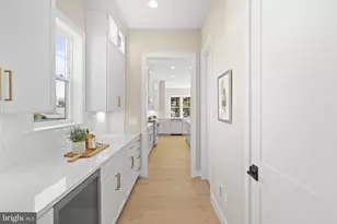 7605 Burnside Ct, Falls Church, VA 22043 - Photo 11