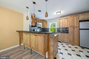 8322 Highcliffe Ct, Annandale, VA 22003 - Photo 11