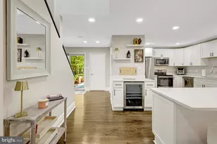 11110 Lakespray Way, Reston, VA 20191 - Photo 9