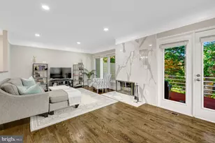 11110 Lakespray Way, Reston, VA 20191 - Photo 15