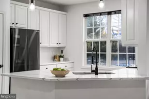 12180 Abington Hall Pl, Reston, VA 20190 - Photo 9