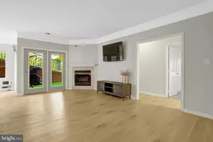 6547 Grange Ln, Alexandria, VA 22315 - Photo 9