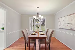 12133 Queens Brigade Dr, Fairfax, VA 22030 - Photo 5