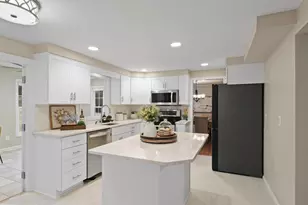 12133 Queens Brigade Dr, Fairfax, VA 22030 - Photo 7