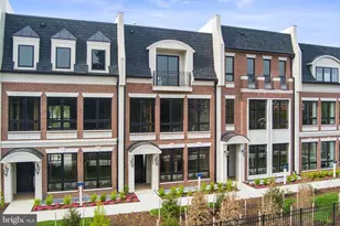 1622 Chain Bridge Rd, McLean, VA 22101 - Photo 1