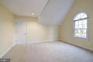 2082 Hunters Crest Way, Vienna, VA 22181 - Photo 15