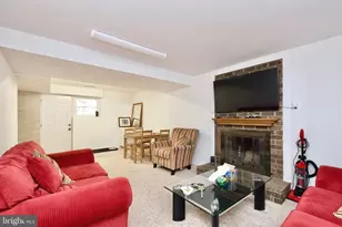 10206 Carol St, Great Falls, VA 22066 - Photo 21