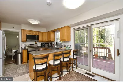 10206 Carol Street, Great Falls, VA 22066 - Photo 7