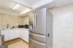 10206 Carol St, Great Falls, VA 22066 - Photo 25