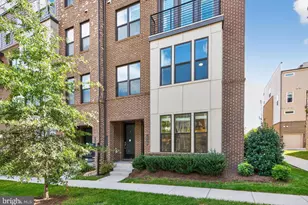 14428 Beckett Glen Cir, Chantilly, VA 20151 - Photo 1