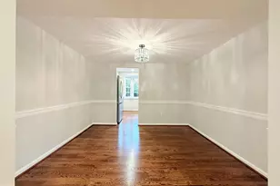 8219 Doctor Craik Ct, Alexandria, VA 22306 - Photo 7