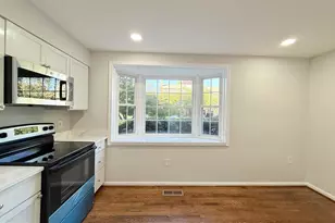 8219 Doctor Craik Ct, Alexandria, VA 22306 - Photo 5