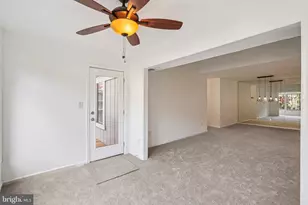 2203 Hunters Run Dr, Reston, VA 20191 - Photo 11