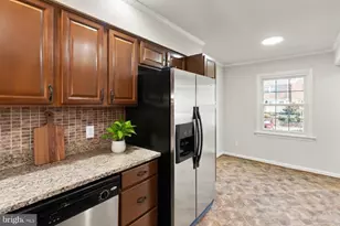 8519 Westover Ct, Springfield, VA 22152 - Photo 7